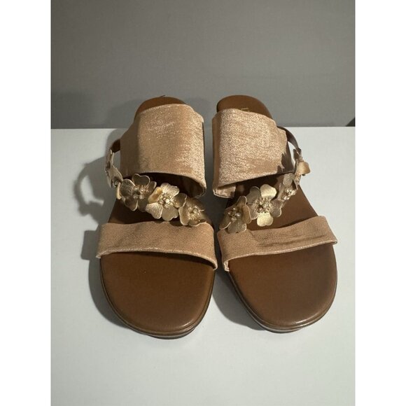 Italian Shoemakers Shoes - Italian Shoemakers Sandals Womens Size 10 Peach Slip On Wedge Heel Floral Bead